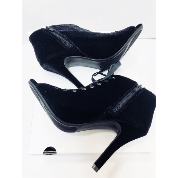 SOLD LC Lauren Conrad Black Velvet High Heels - Picture 3 of 8